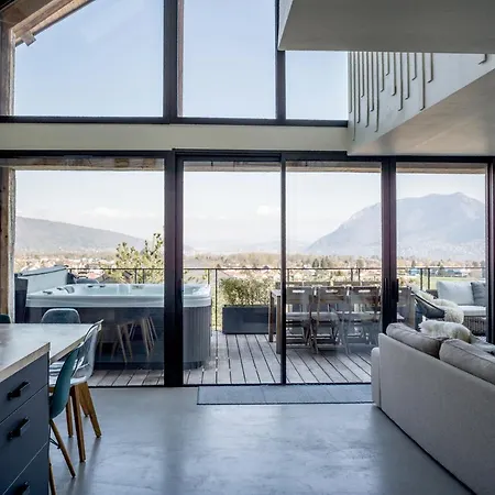 Venez Chez Vous - Le Villaret - Vue Villa