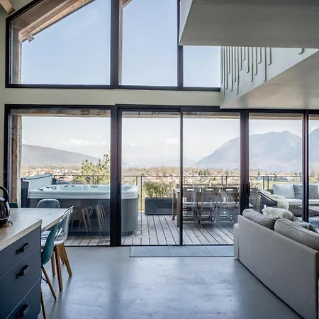 Venez Chez Vous - Le Villaret - Vue Villa