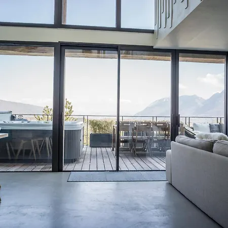 Venez Chez Vous - Le Villaret - Vue Villa